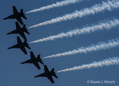 Jet formation in Chicago Air & Water Show